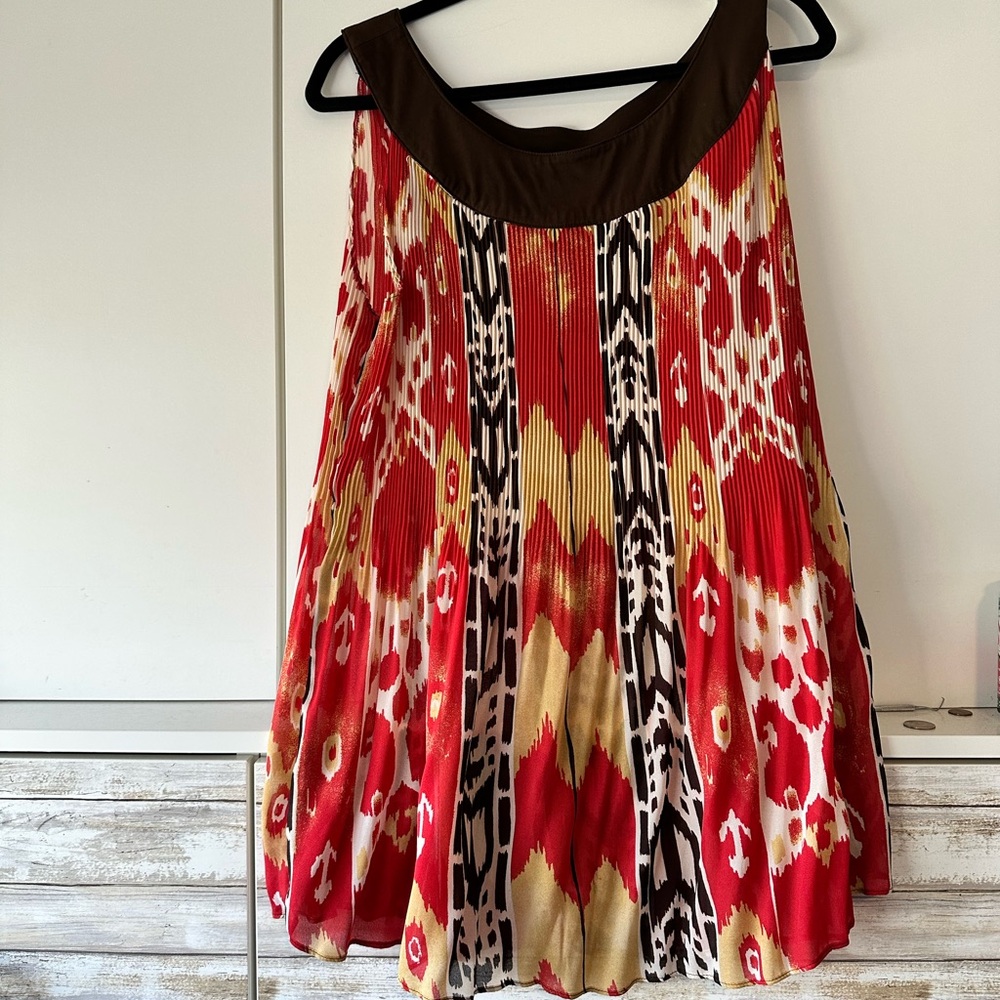 ✨ Ashley Stewart Pleated Ikat Print Sleeveless Blouse
Red Brown Cream Flowy Top